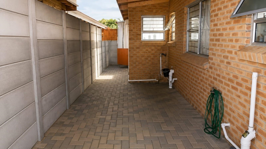 To Let 3 Bedroom Property for Rent in Brackenfell South Western Cape